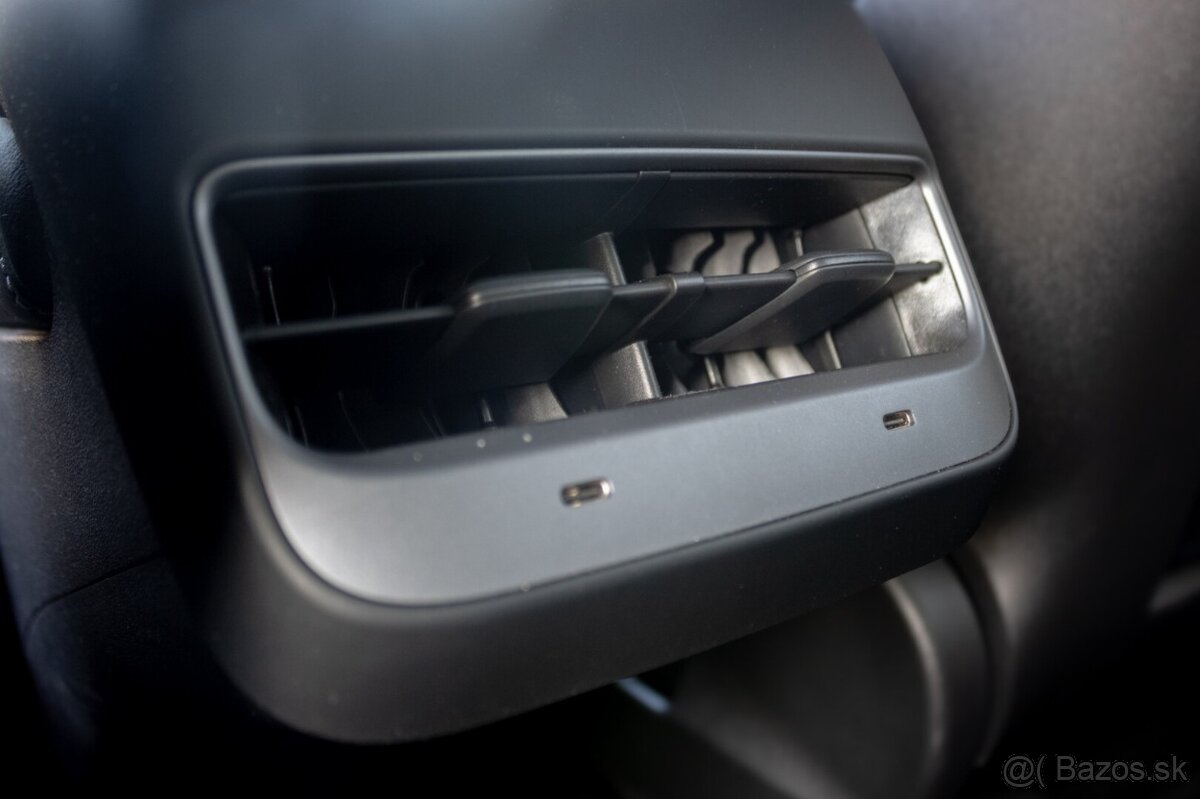 Tesla Model Y Long Range AWD 2022 - 15