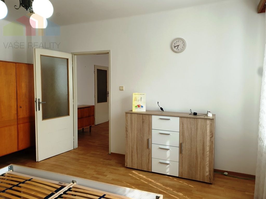 Na predaj podpivničený 2-podlažný tehlový rodinný dom o r - 15