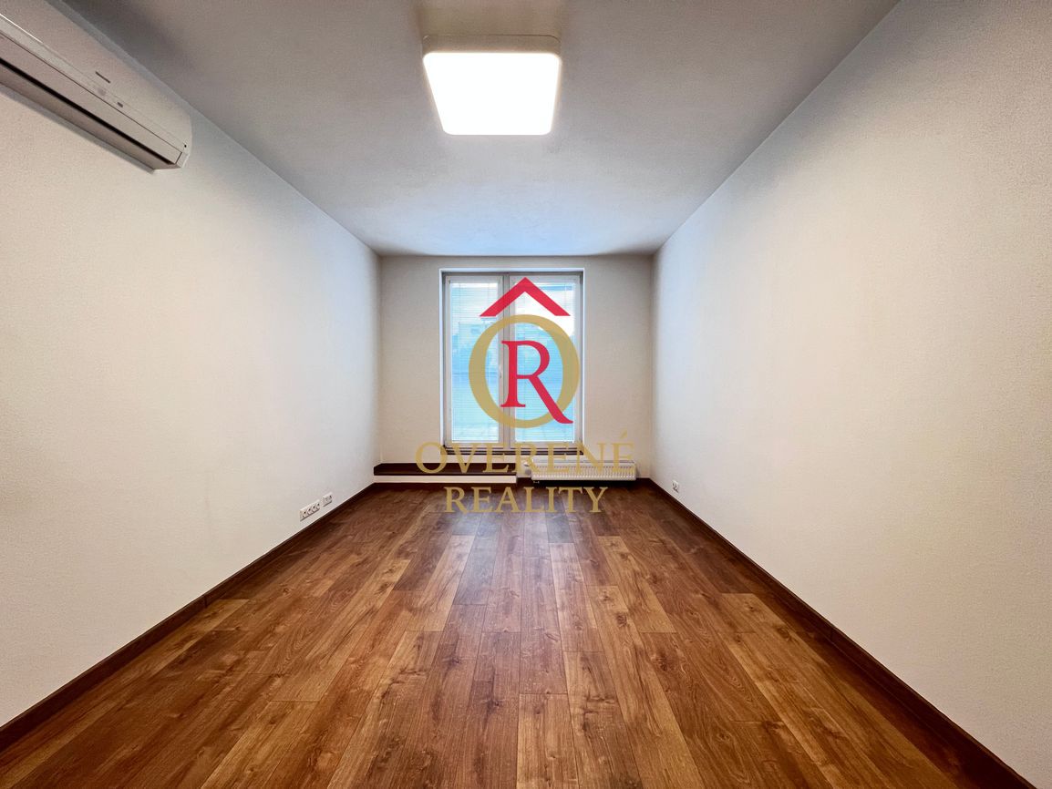 Na prenájom exkluzívny 4-izbový strešný byt s terasou 100 m² - 15