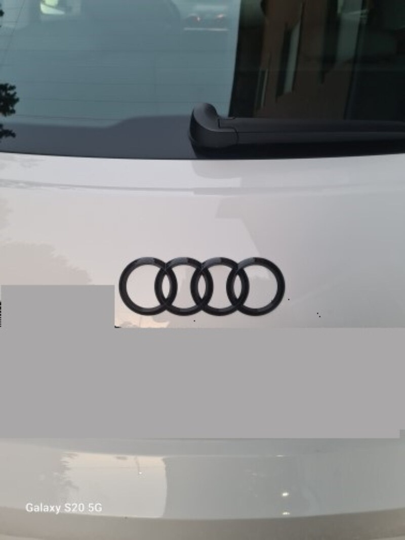 AUDI Čierne lesklé znaky - 15