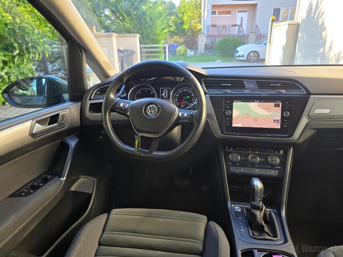Volkswagen Touran 1.6 TDI SCR 115k Comfortline DSG, Mesačne: - 15