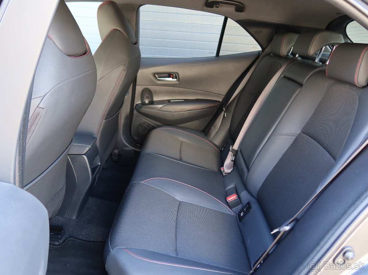 Corolla 2.0 GR SPORT, kúpená v SR, len 9900km,v záruke - 15