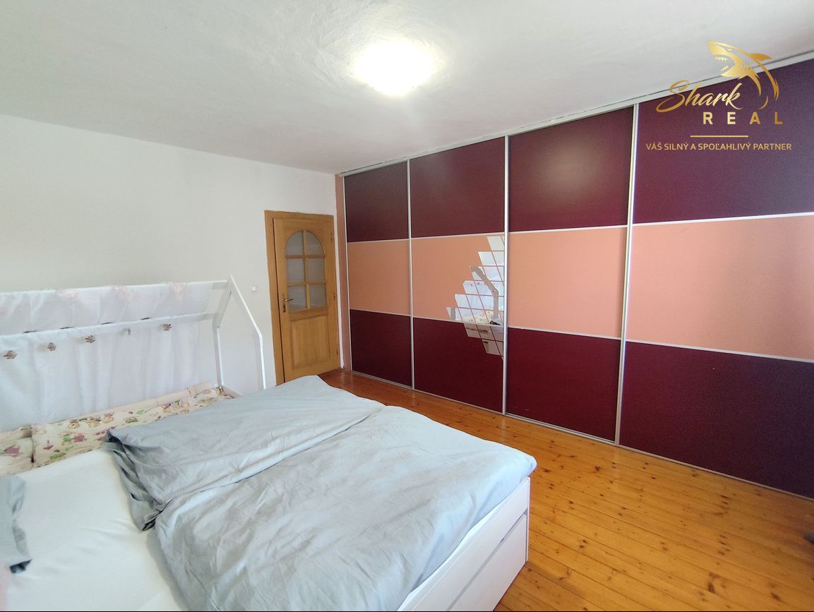 REZERVOVANÉ - Nová cena Výnimočný dvojgeneračný dom na pred - 15