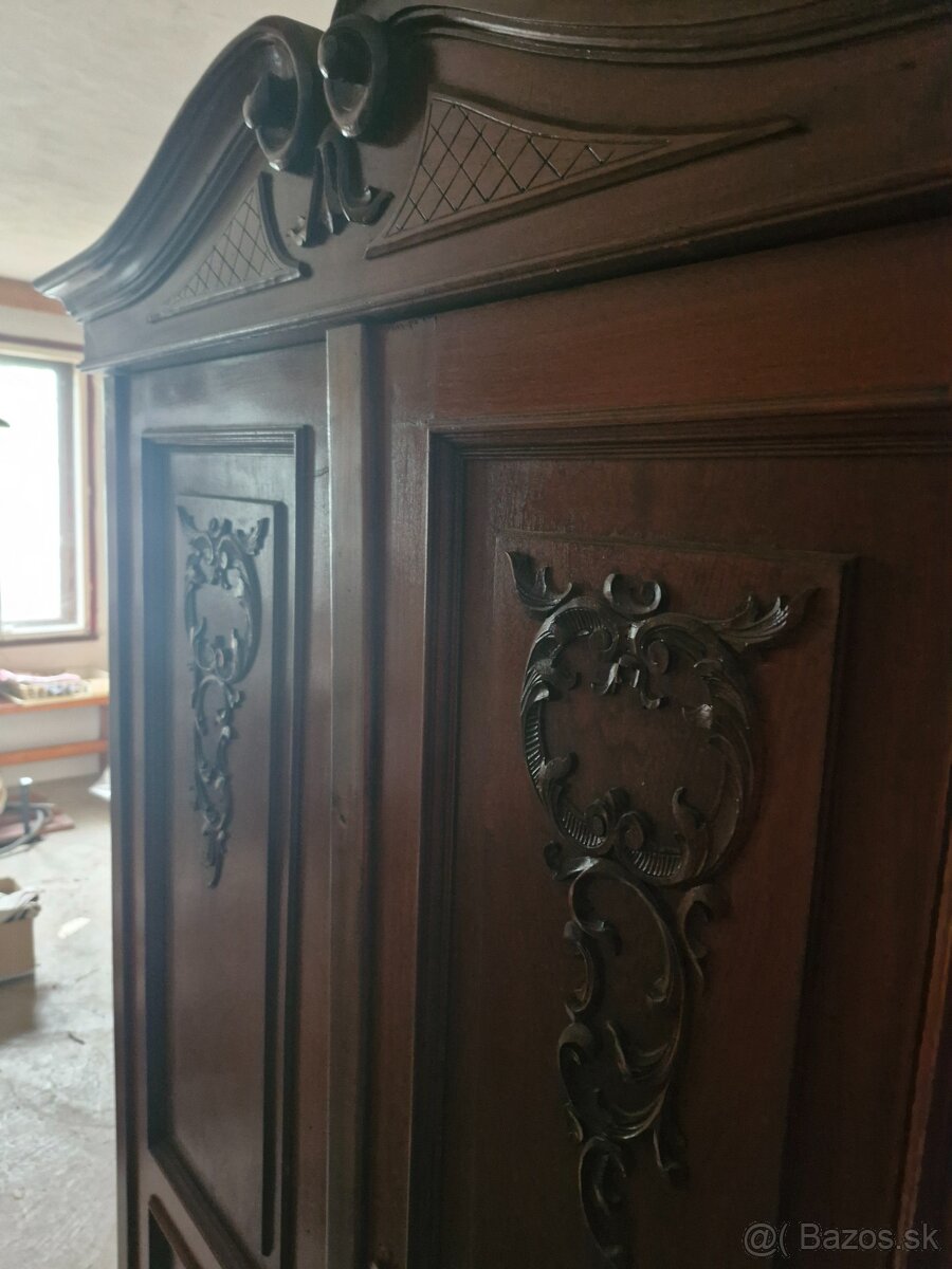 Starožitnosti. Starožitné skrine, stoly, obrazy, stoličky - 15