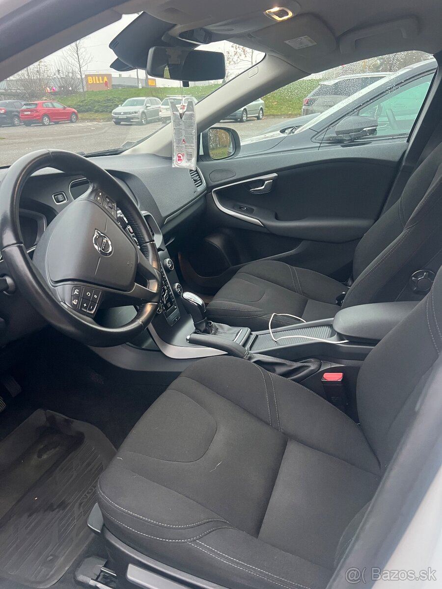 Predám Volvo v40 ročník 2017 - 15