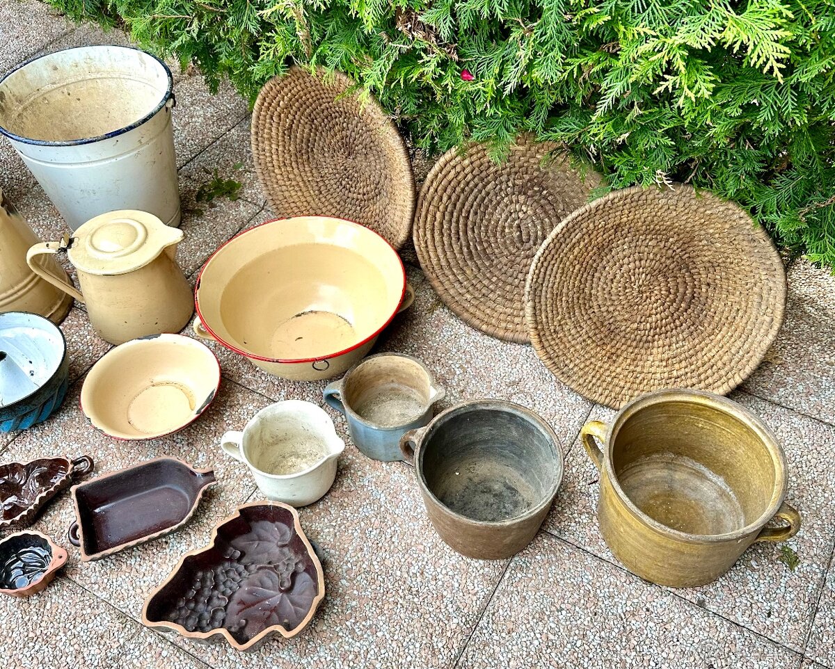 Keramika, smalt, ošatky, podkovy, loukoťové kola, mlýnek - 15