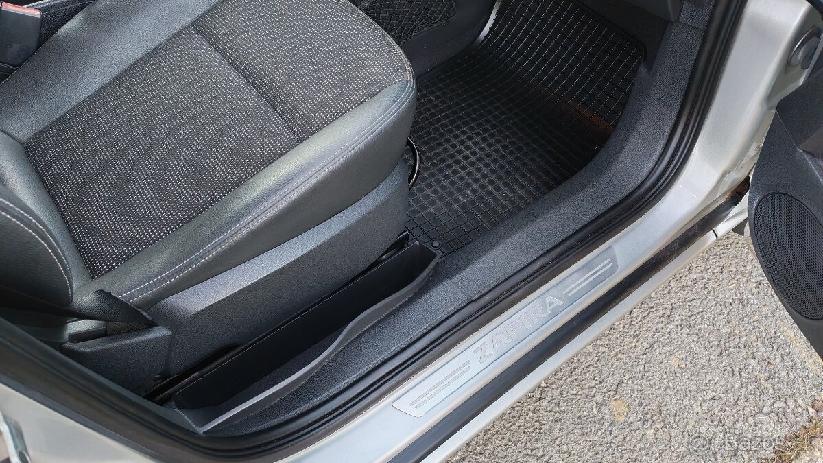 Opel Zafira 1.9 CDTI, 7 miest - 15