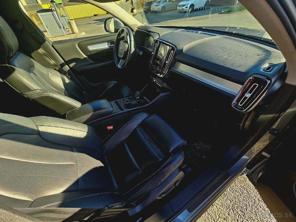 Volvo XC40 2.0d D4 Momentum AWD automat 2018 - 15