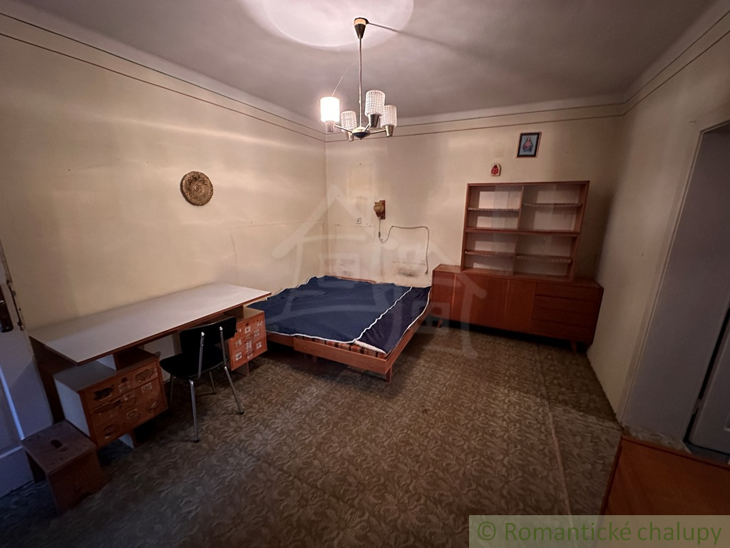 Zachovalý trojizbový rodinný dom na veľkom slnečnom pozemk - 15