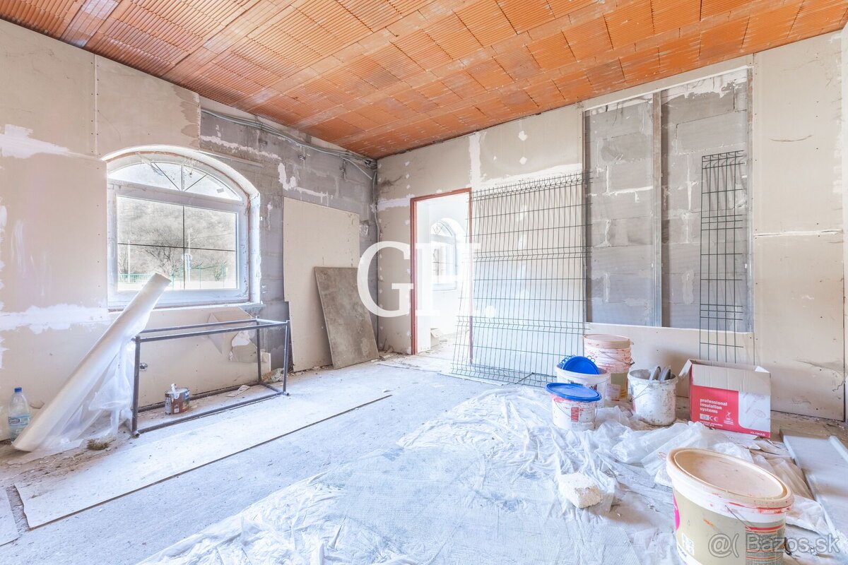 Na predaj rozľahlý rodinný dom s veľkým pozemkom pri hlavnom - 15