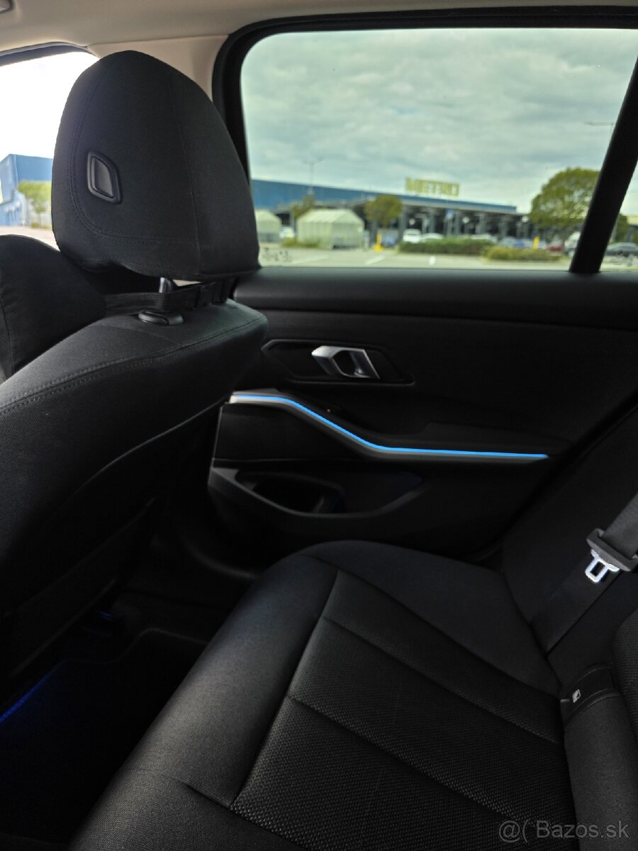 🚘 BMW 320d Touring mHEV A/T – 2020 – TOP stav - 15