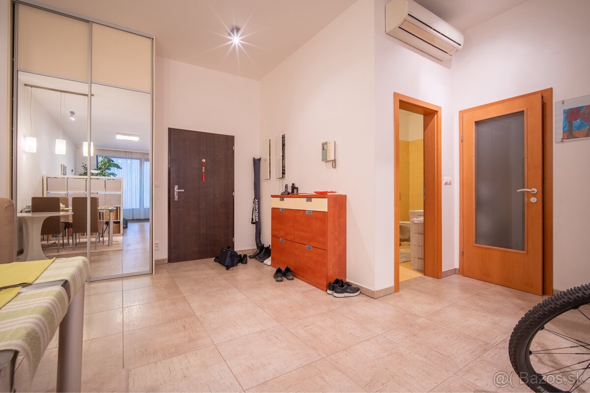 PRENÁJOM 2 izbový byt 75 m² Five Star Residence, Staré Mesto - 15