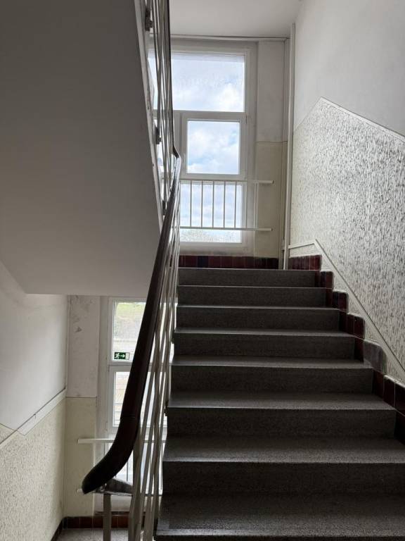 Novinka: Priestranný svetlý byt s balkónmi pri Kuchajde. Vaj - 15