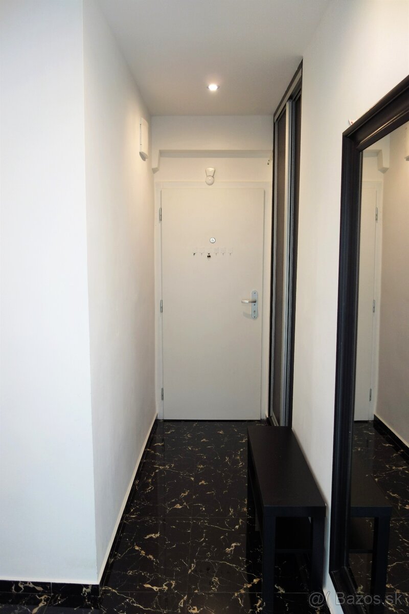 Prenájom 2 izbového bytu Nivy - 15