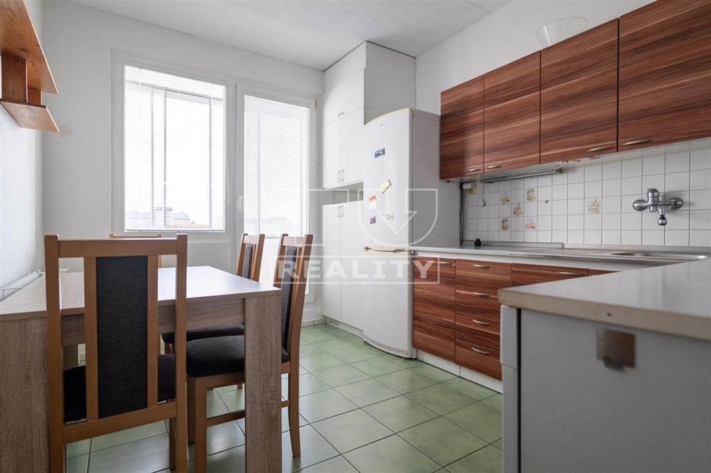 3-izbový byt s výbornou dispozíciou - sídlisko Hájik - 15