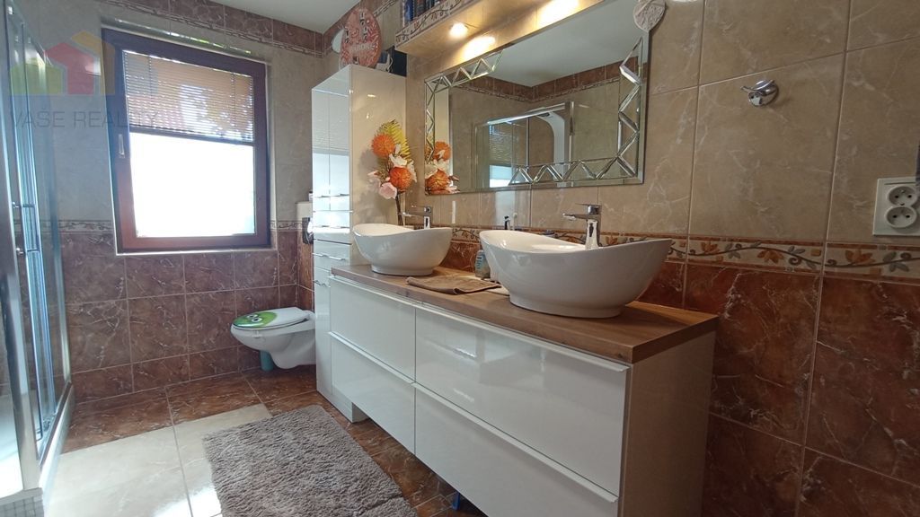 Novinka Rodinný dom s bazénom v lukratívnej lokalite - Nitr - 15