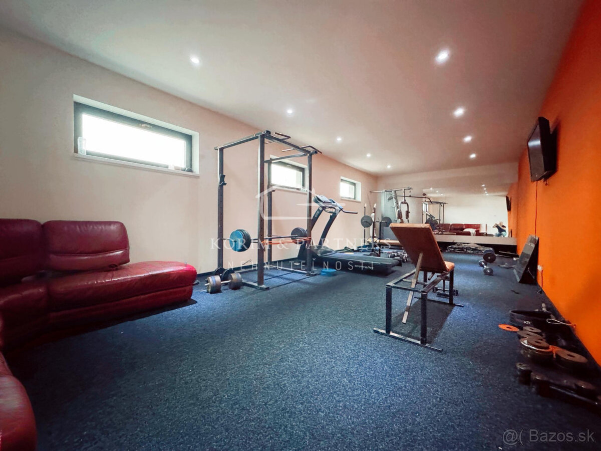 Prestížny rodinný dom na Veľkom Harčáši – symfónia priestoru - 15