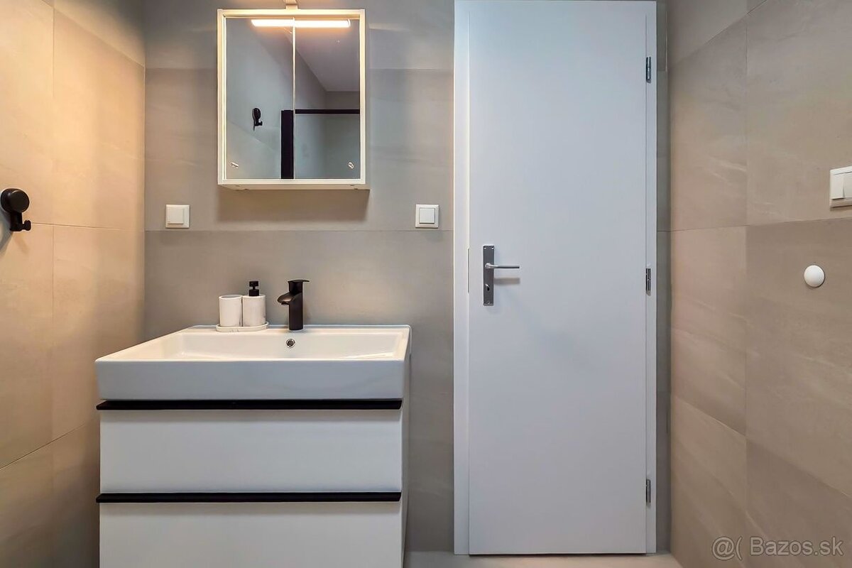 Prenájom: priestranný 3-izb.byt v Poprade s garážovým státím - 15