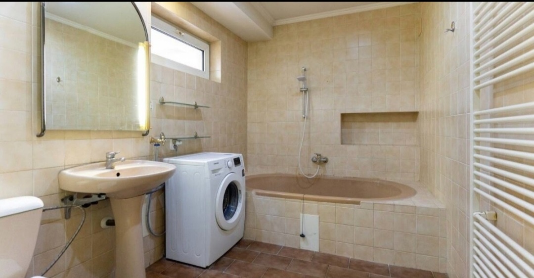 Dom s veľkým pozemkom + veľké priestory - 15