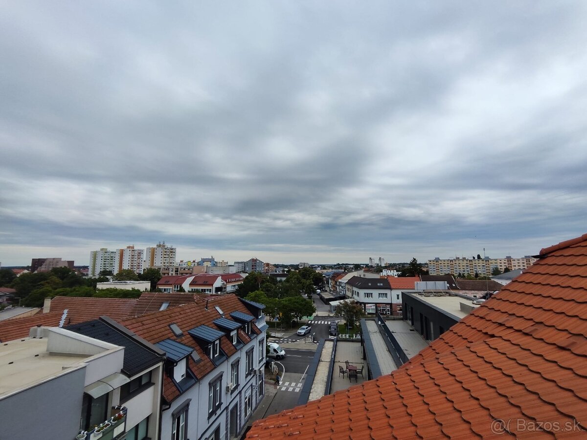 Predaj priestranný, klimatizovaný, mezonetový 3 izb. byt - 15