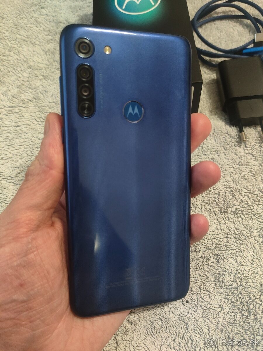 Motorola Moto G8 64GB - 15