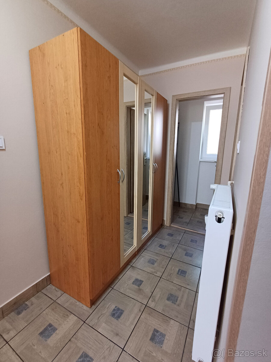 2-Izbovy byt v Komarne na prenajom. - 15