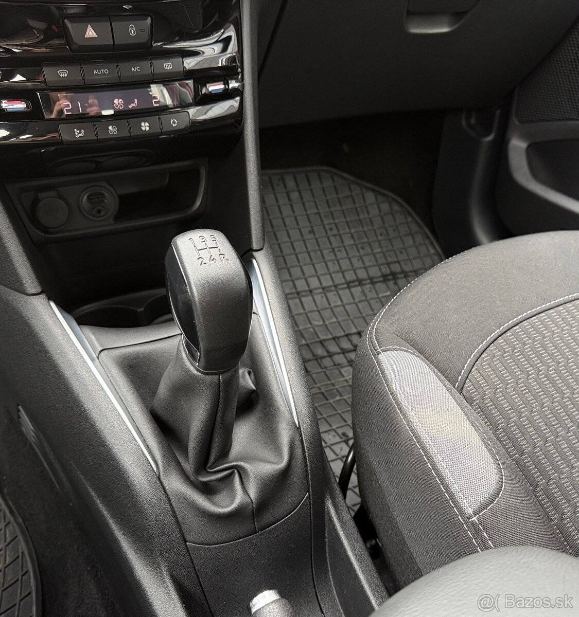 Peugeot 208 1.2 PureTech Allure - 15