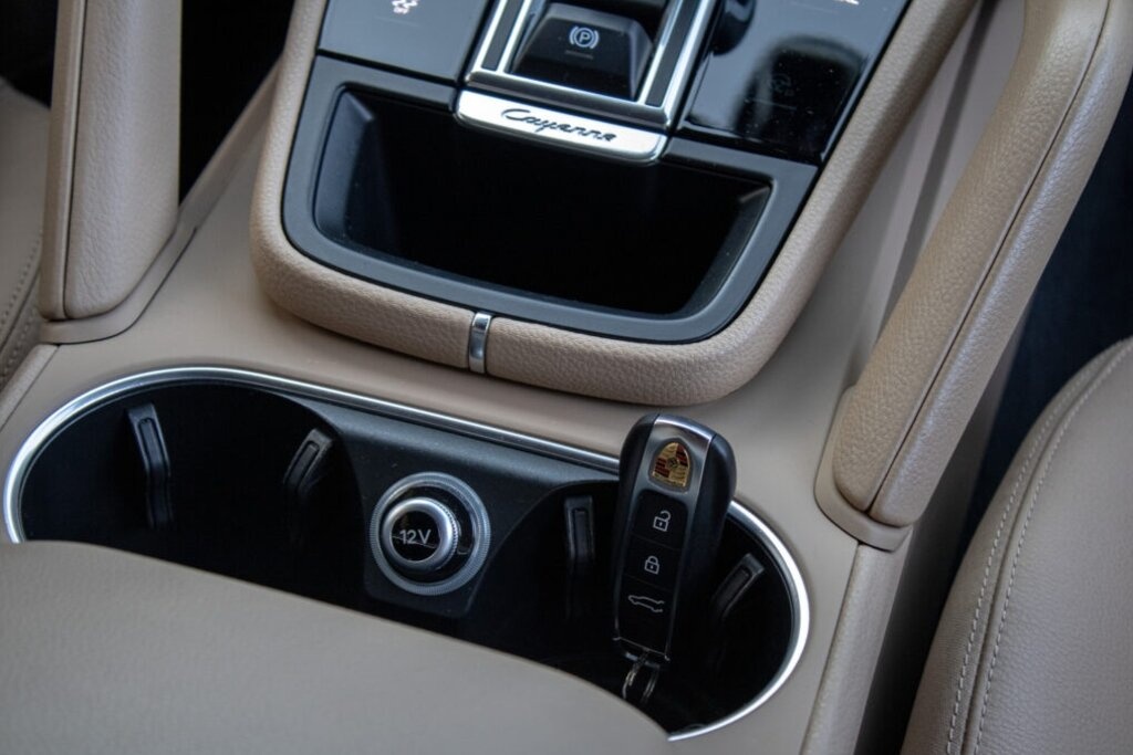 Porsche Cayenne 4x4 AT/8 - 15