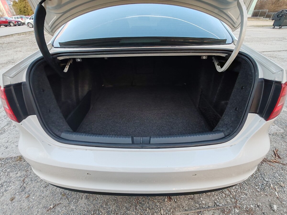 VOLKSWAGEN JETTA 1,6TDI - 15