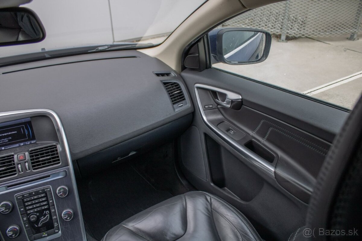 Volvo XC60 D5 AWD Momentum 4X4 - 15