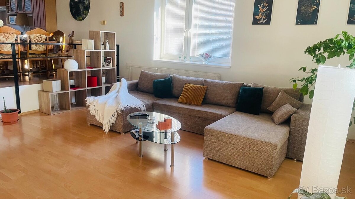 Rodinný dom Zobor, 3.izb., terasa - 15