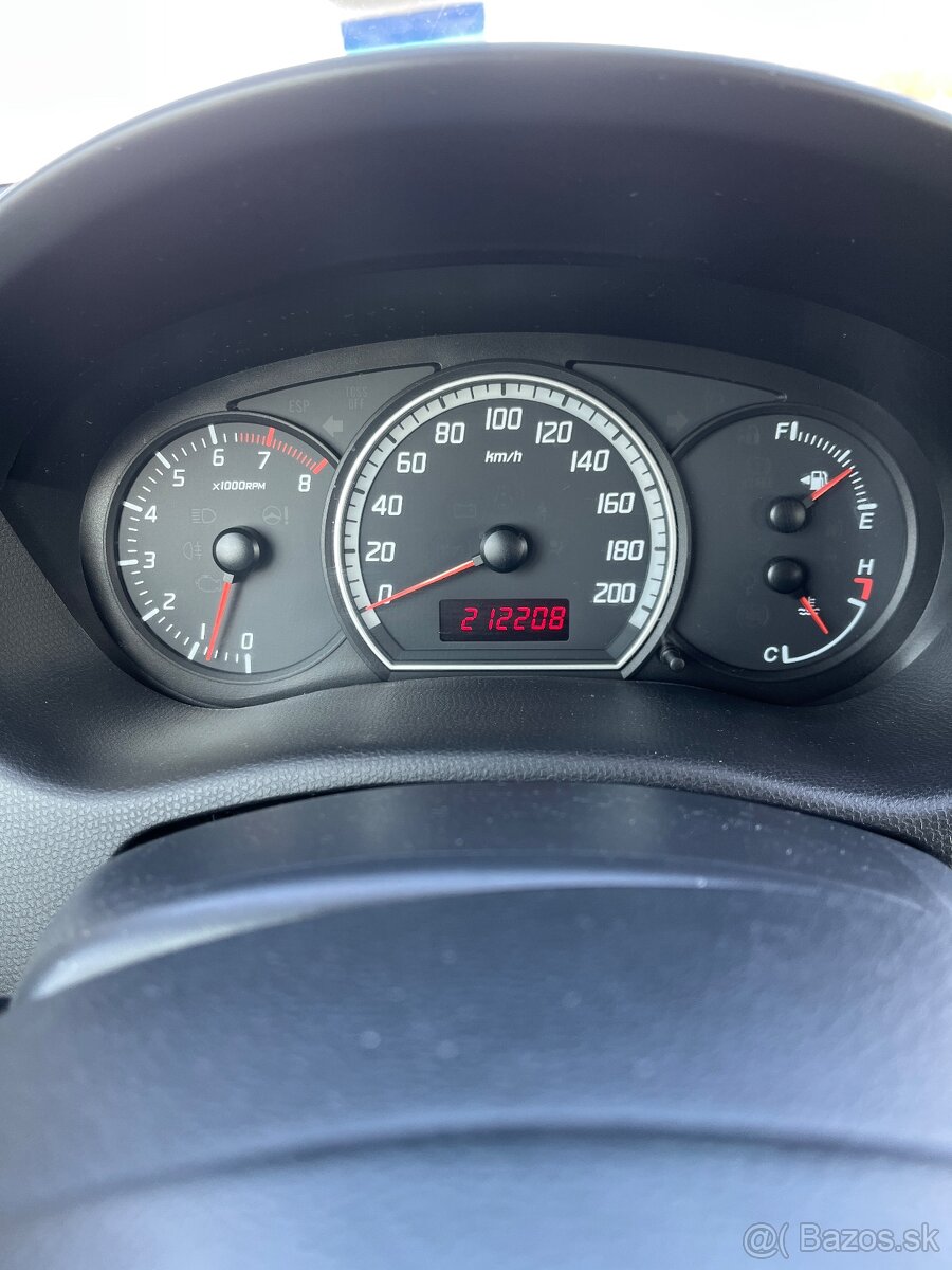 Predám Suzuki Swift 1.3 benzín r.v 2007 - 15