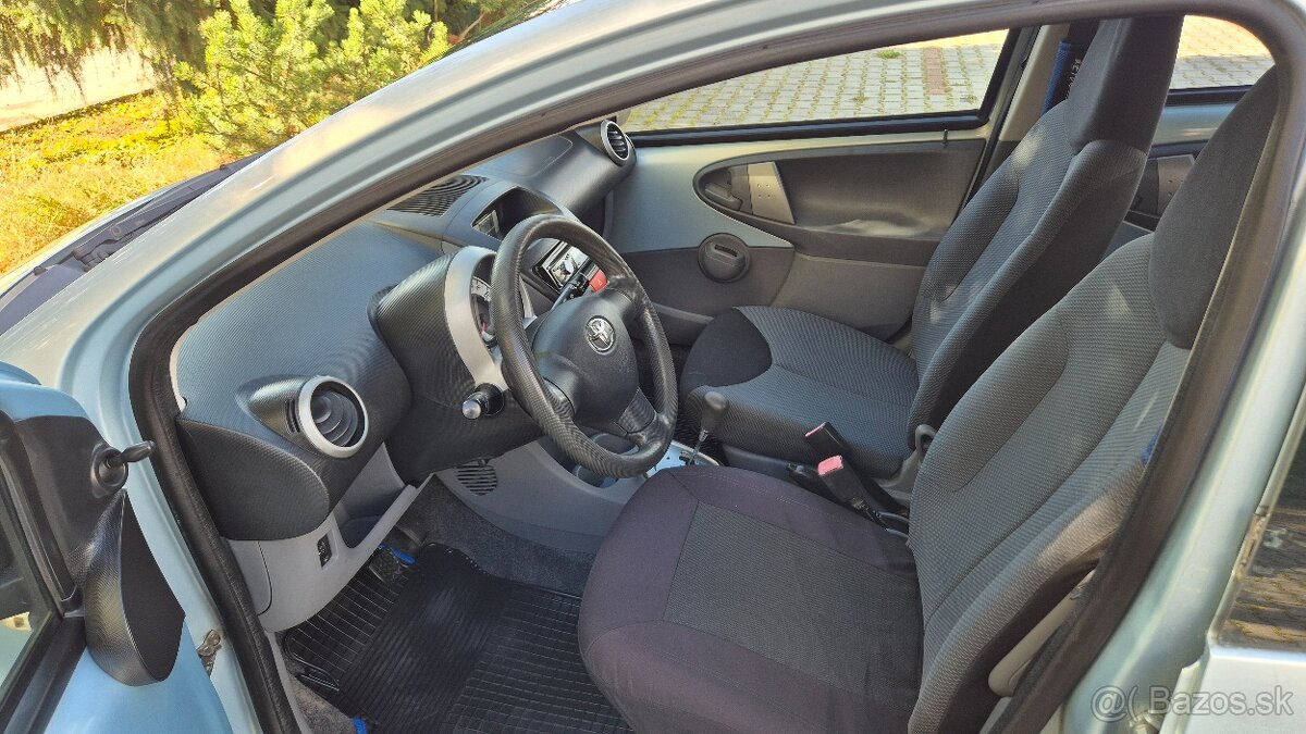 Toyota Aygo benzín automat - 15