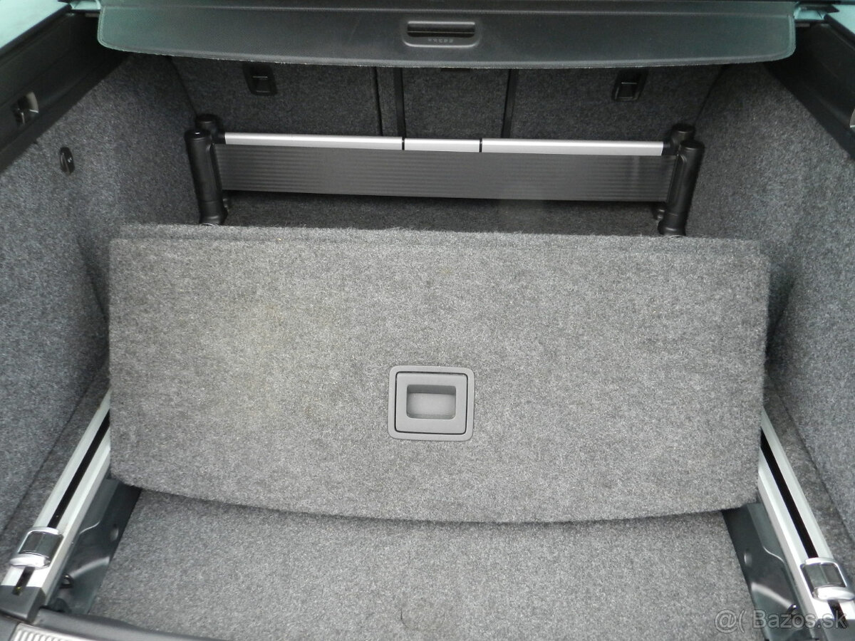 Škoda Superb Combi 2.0 TDI CR 140k Elegance DSG - 15