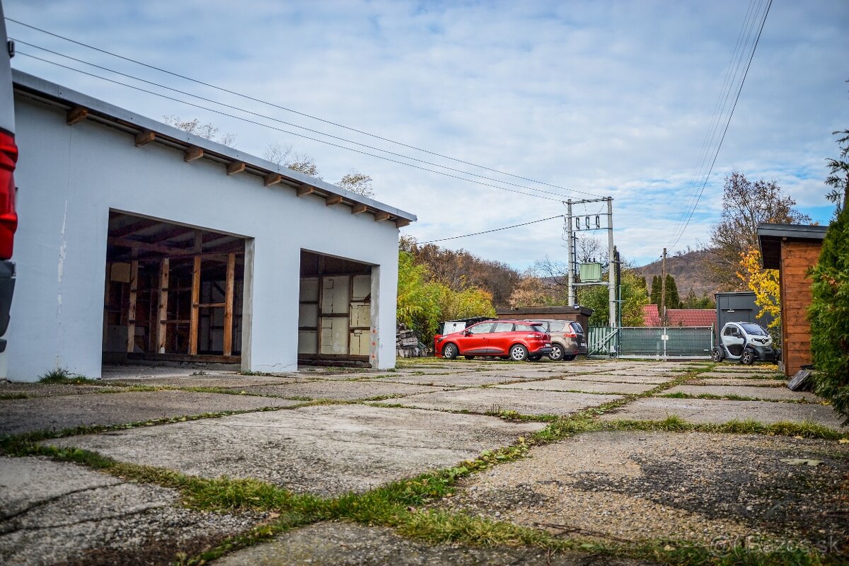 Chata + stavebné pozemky pri Vinianskom jazere, obec Vinné. - 15