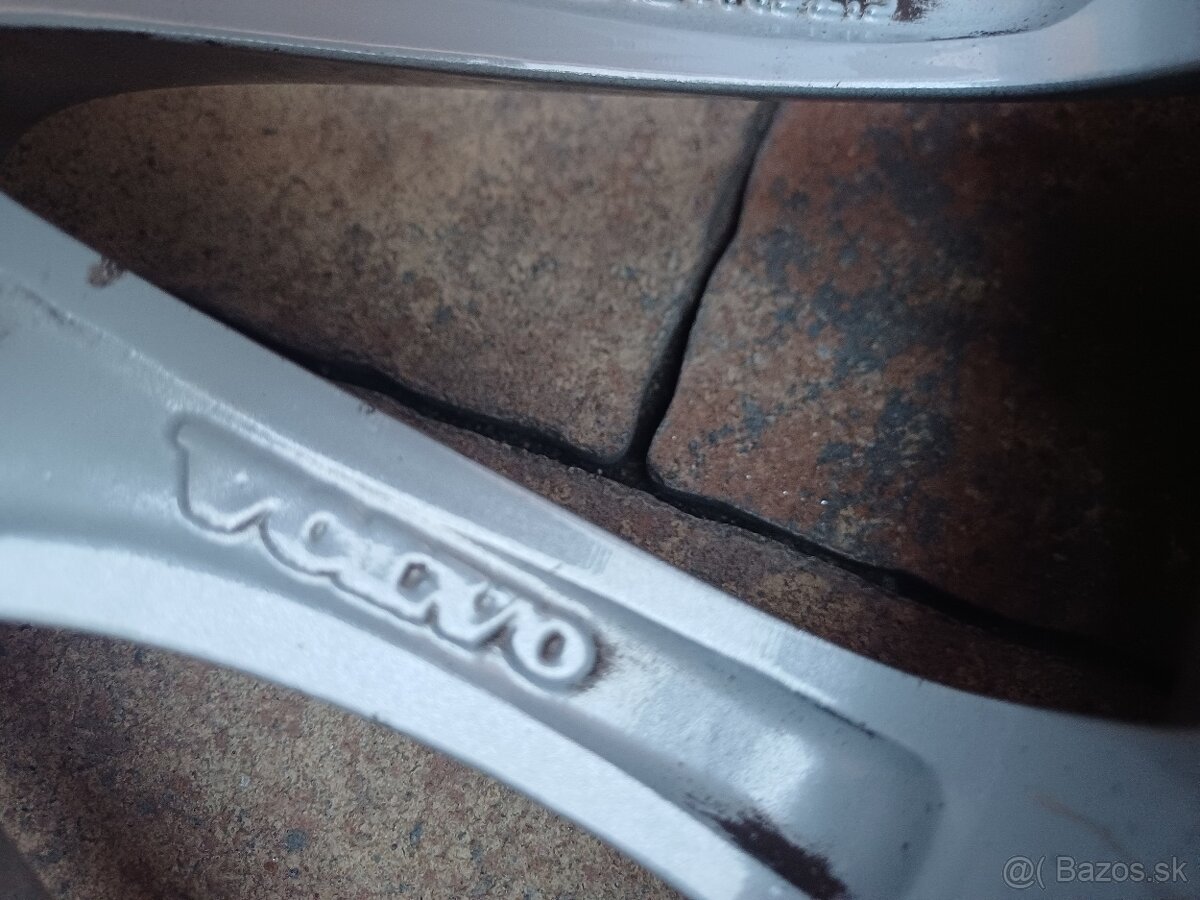 Predám orig. hliníkové disky Volvo R17-- 5x108 - 15
