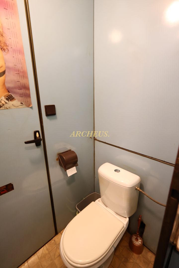 Veľký 2-izbový byt v pôvodnom stave na prerábku - 15