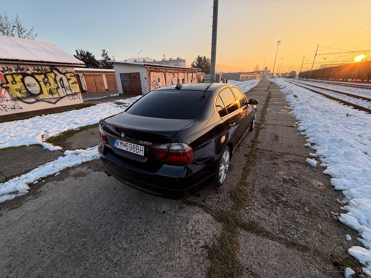 BMW 330i e90 2006 - 15