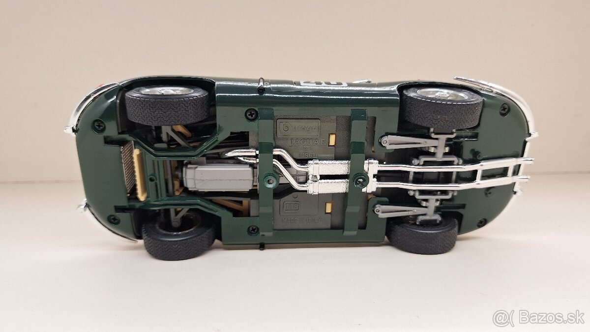 1:18 JAGUAR E CABRIO No. 40 - 15