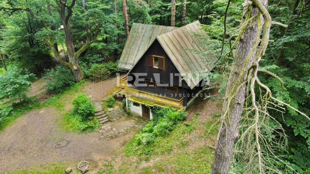 REKREAČNÁ CHATA V LESE NA KOVÁČOVEJ, 339 M2 - 15