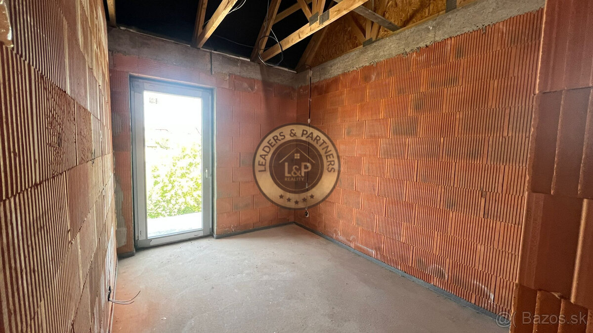 NA PREDAJ-Štýlový 4 izbový byt v novostavbe v Lipanoch - 15