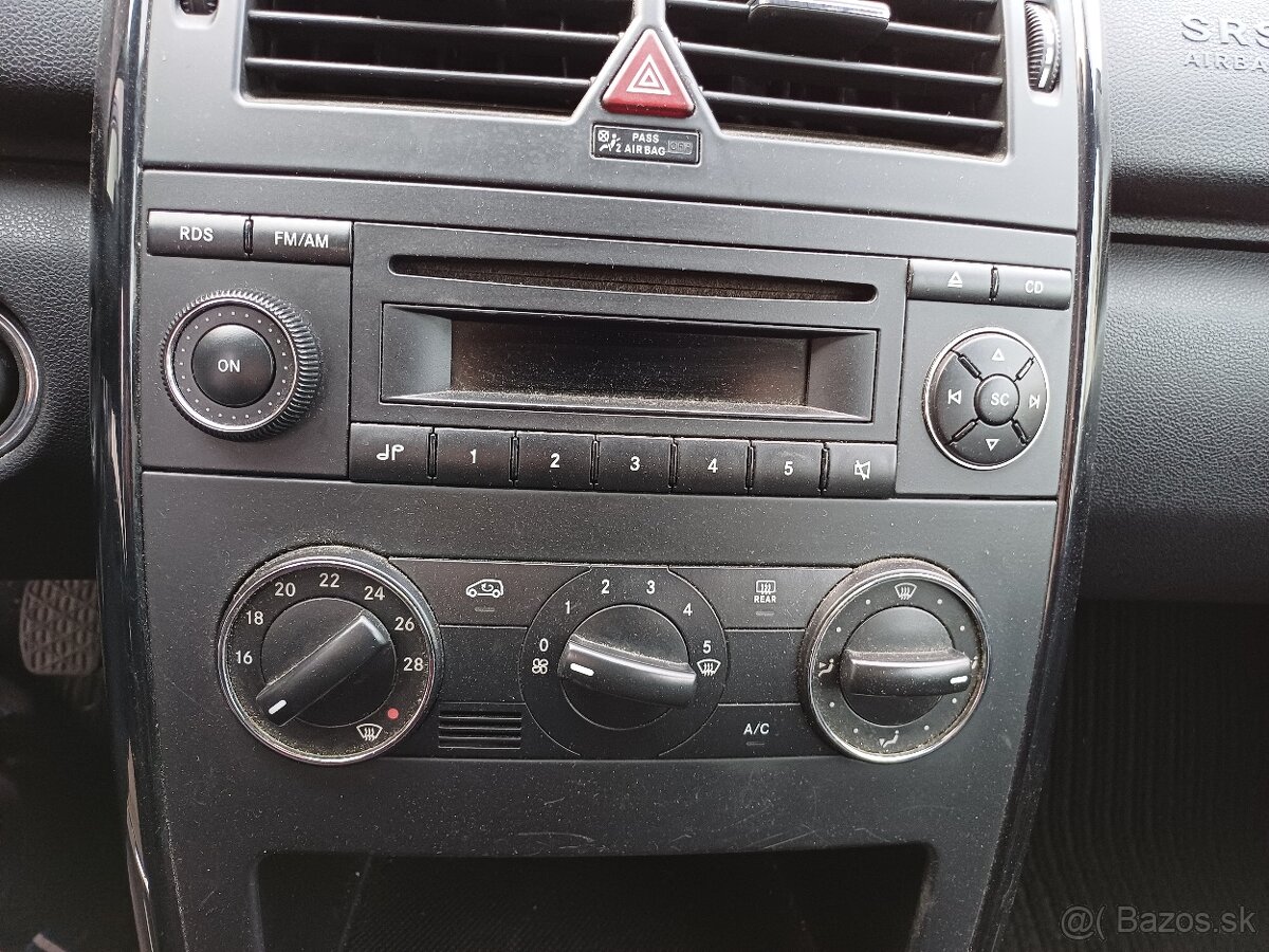 Predám Mercedes-Benz A, 1.4 benzín, 3-dverový,rok výroby 200 - 15