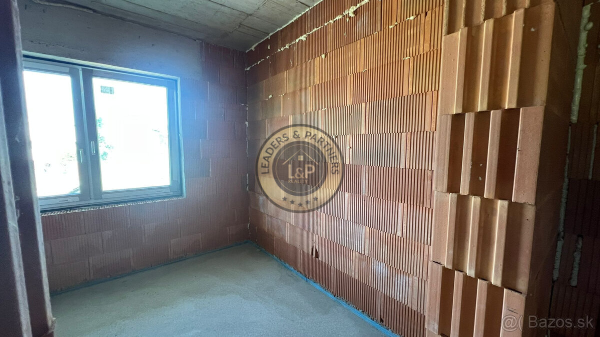 NA PREDAJ-Moderný 4-izbový holobyt v novostavbe v Lipanoch - 15