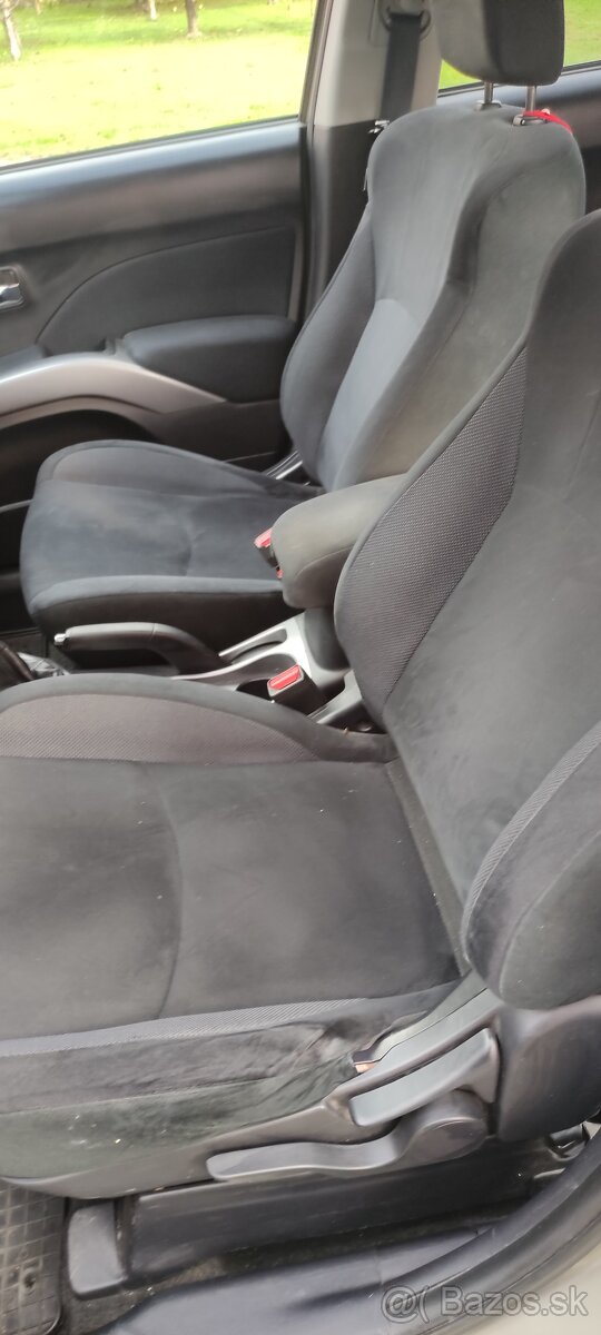 Mitsubishi Outlander 2.0 TDI 103 kw - 15