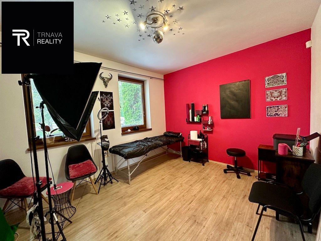 TRNAVA REALITY - Na predaj zariadený 5-izbový RD Leopoldov N - 15