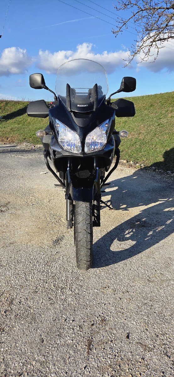 Suzuki V- Strom DL-650; r.v.2010 - 15