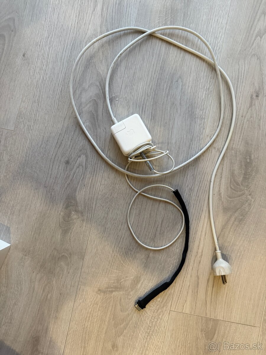 MacBook Pro 13” Retina (Early 2015) – i7 / 16 GB RAM - 15