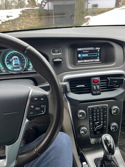 Predám Volvo V40 CC D2 A/T 1,6/84kW - 15