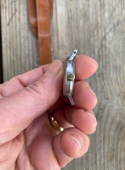 starožitné náramkové hodinky - 15