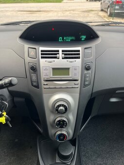 Toyota Yaris 1.3 Benzin = Klíma, 192756km Bez korozie = - 15
